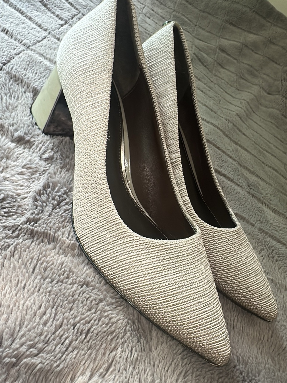 Donald J. Pliner SUZETTE cream/khaki Textured Pointed Toe (Shoe 26)